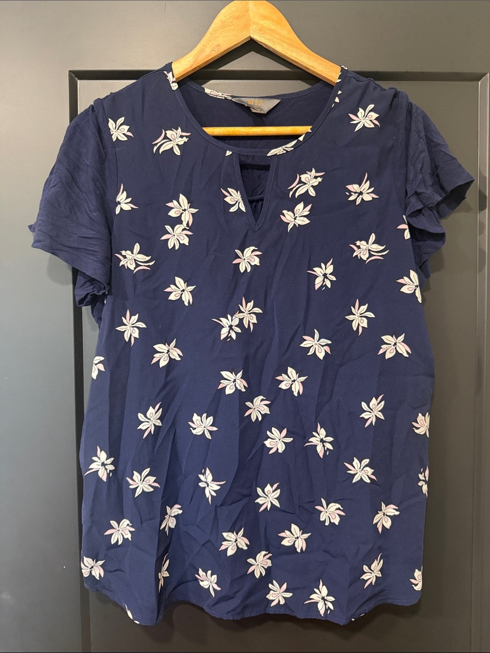 41 Hawthorn Navy Floral Short Sleeve Keyhole Blouse